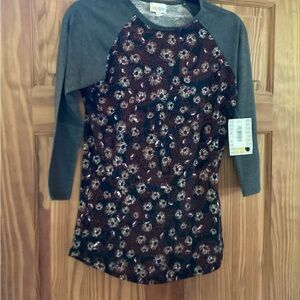 LuLaRoe Randy shirt with raglan sleeves in XXS